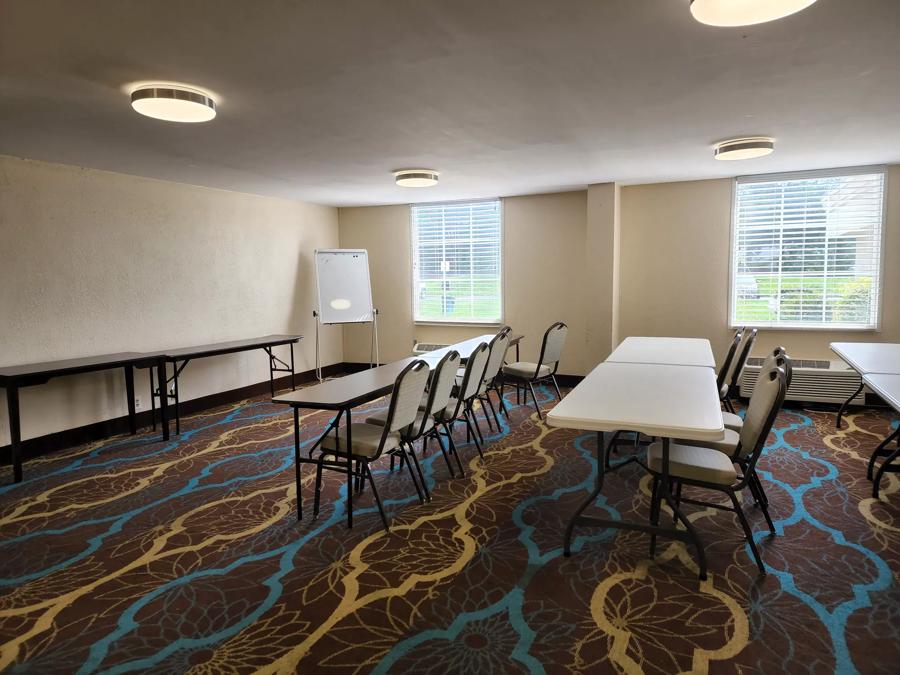 Red Roof Inn Knoxville Central - Papermill Road meeting Room Image