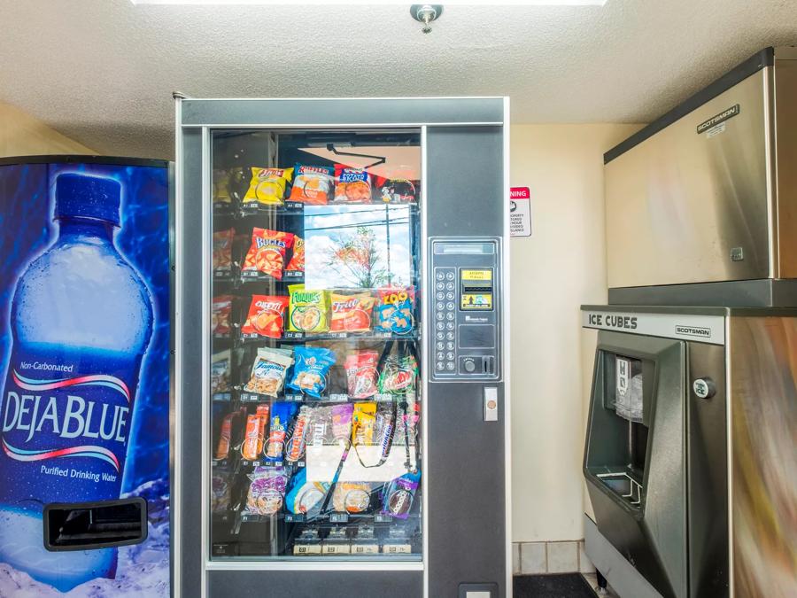 Red Roof Inn Cincinnati - Sharonville Vending Image