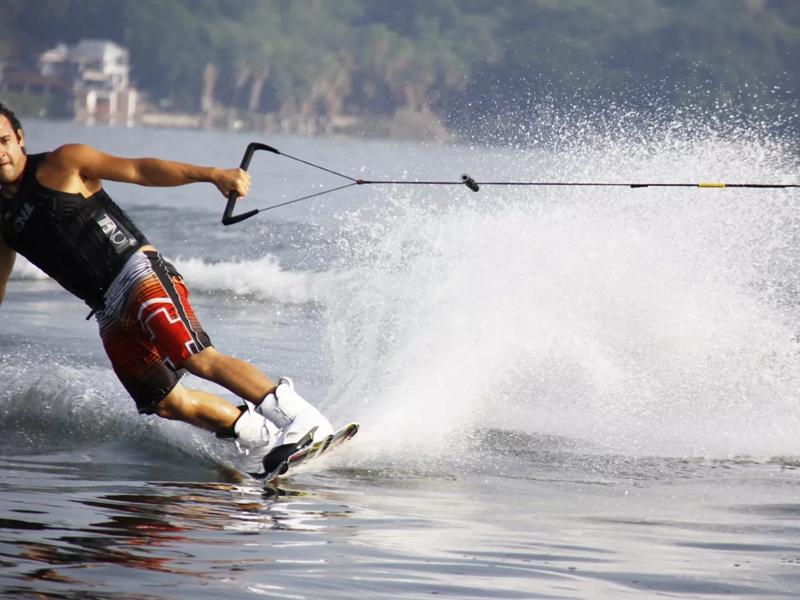 waterskier image