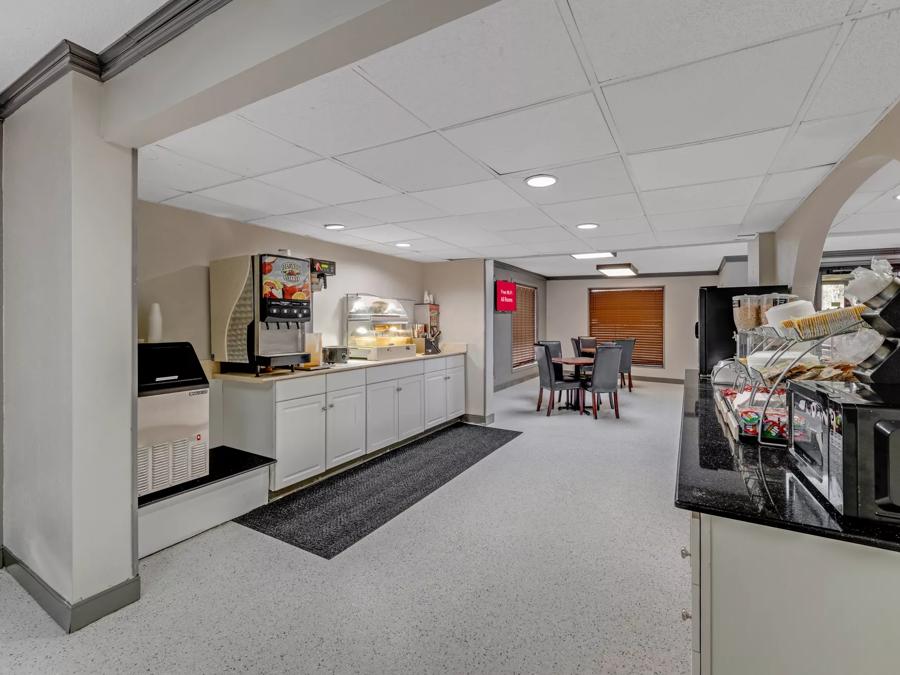  RRI725_BreakfastArea_3_Pro_approved_5-6-24 Image