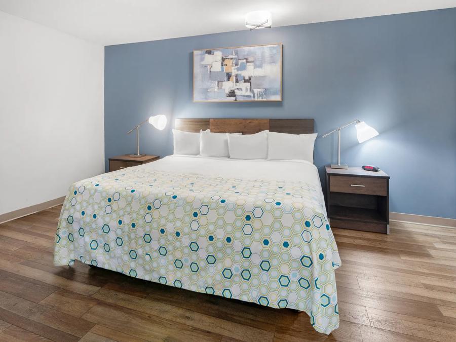HTS1530_NS Studio Suite 1King 9 PRO Approved 7-23-25_NET1K_9 Image