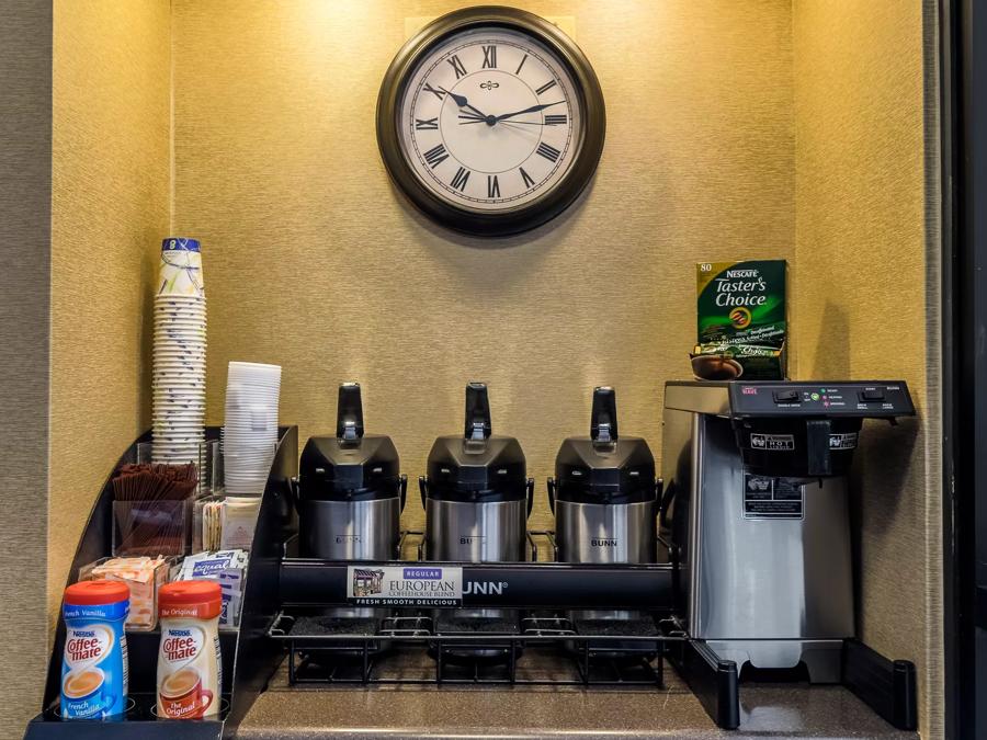 Red Roof Inn Tinton Falls - Jersey Shore Lobby Coffee Image