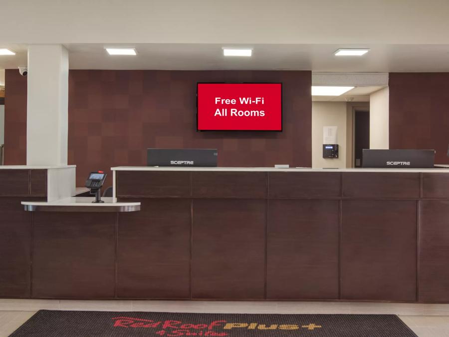 Red Roof PLUS+ & Suites Erie Front Desk Image