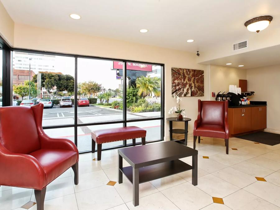 Red Roof Inn Santa Ana Lobby Image