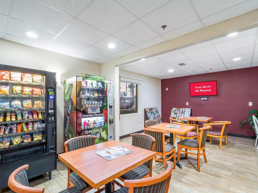 Red Roof Inn Ocala Vending Image