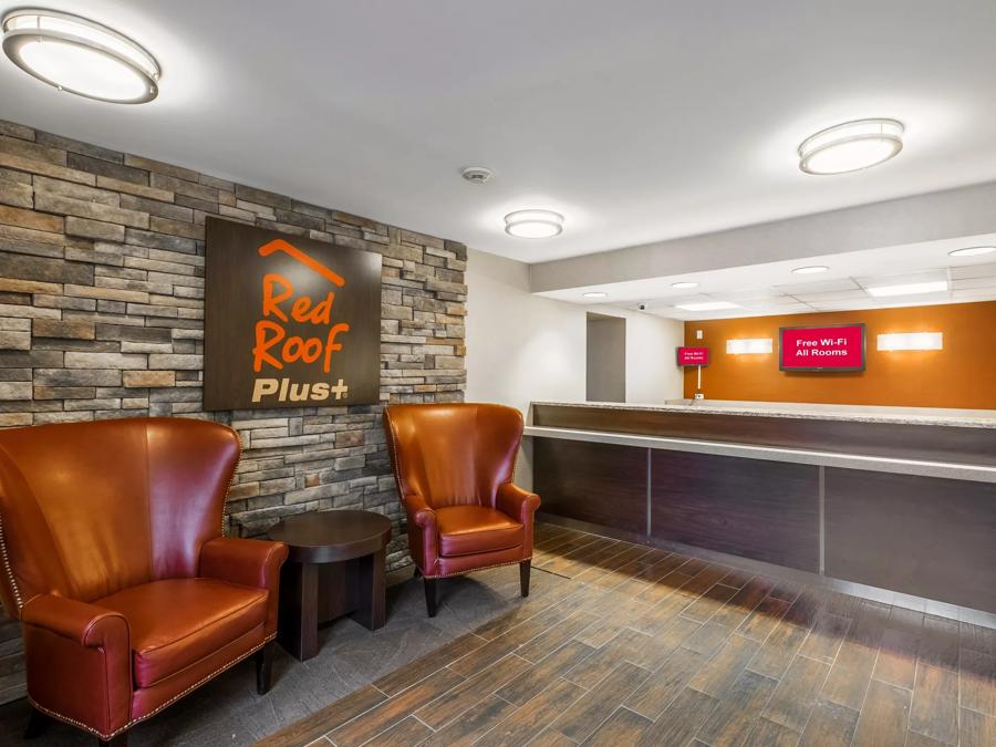 Red Roof PLUS+ South Deerfield - Amherst Front Desk and Lobby Image