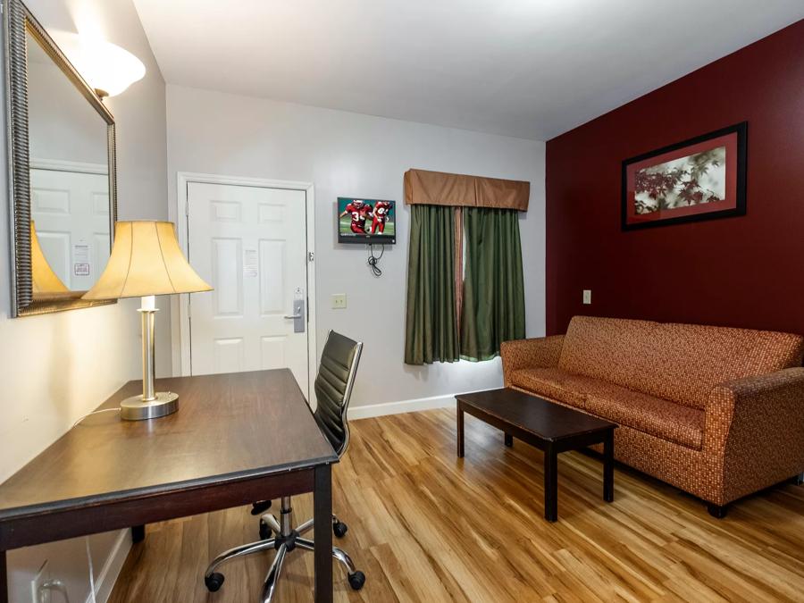 Red Roof Inn & Suites Wilson Suite 2 Full Beds with Kitchenette Non-Smoking Amenities Image