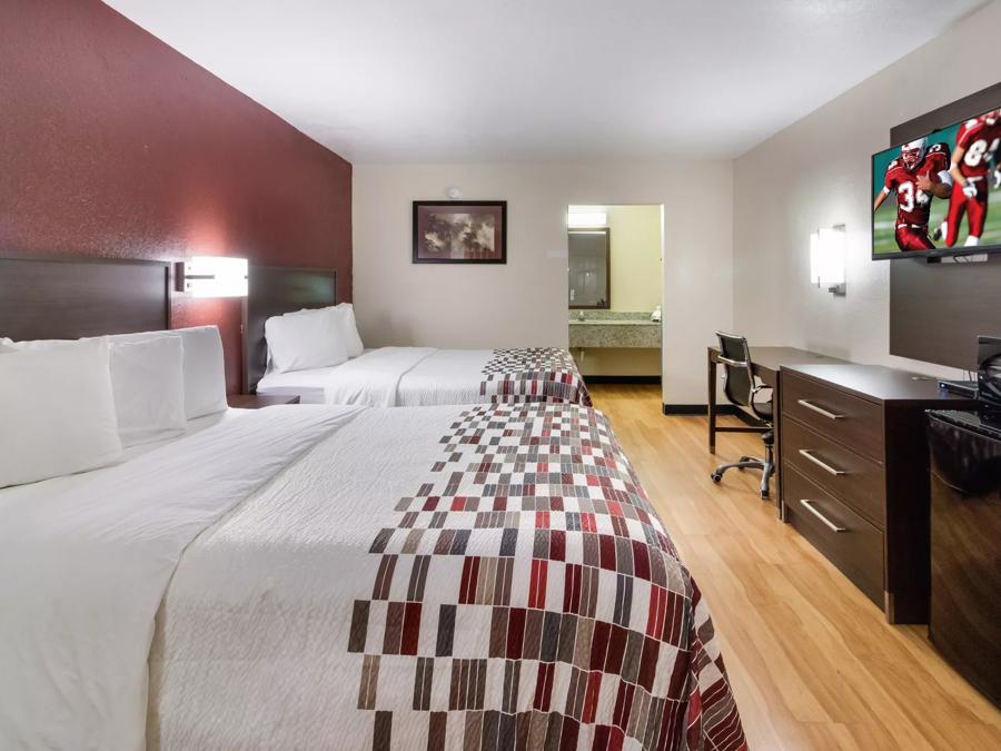 Red Roof Inn & Suites Commerce - Athens Deluxe 2 Queen Beds Smoke Free Image