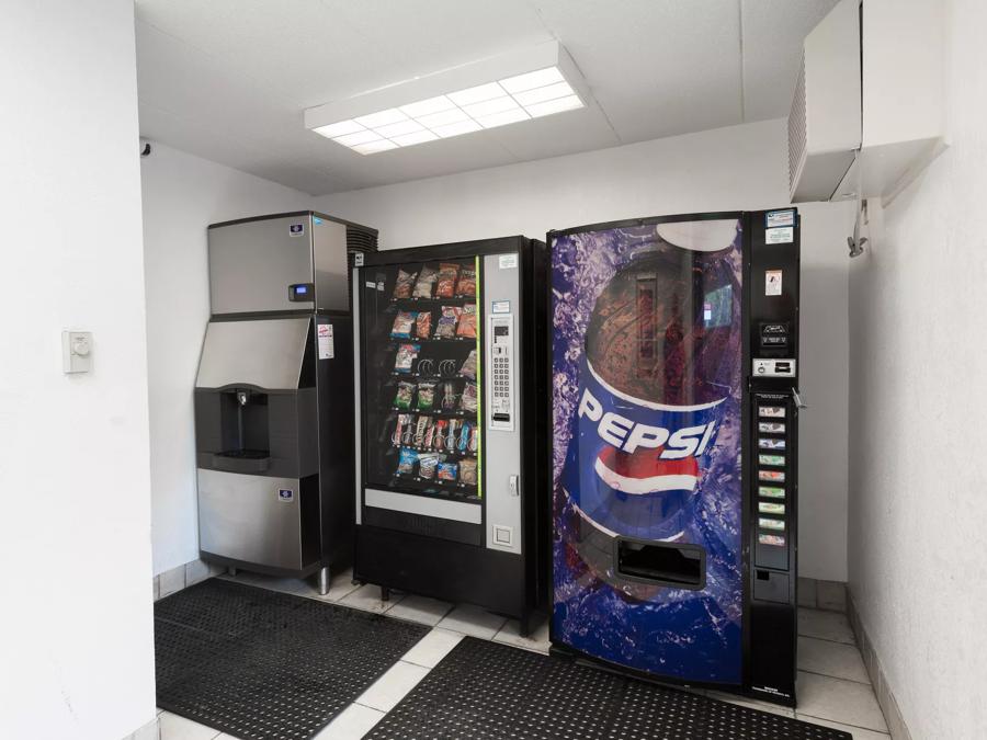 Red Roof Inn Chicago - Joliet Vending Image