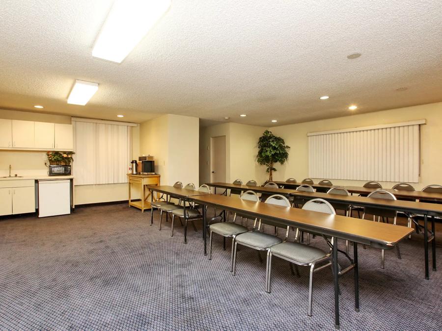 Red Roof Inn Santa Ana Meeting Room Image