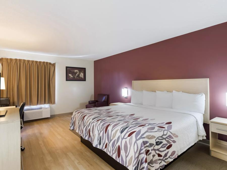 Red Roof Inn London I-75 Single King Bed Room Image
