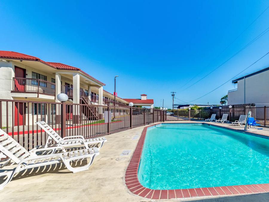 Red Roof Inn Dallas - Mesquite/ Fair Park NE Pool