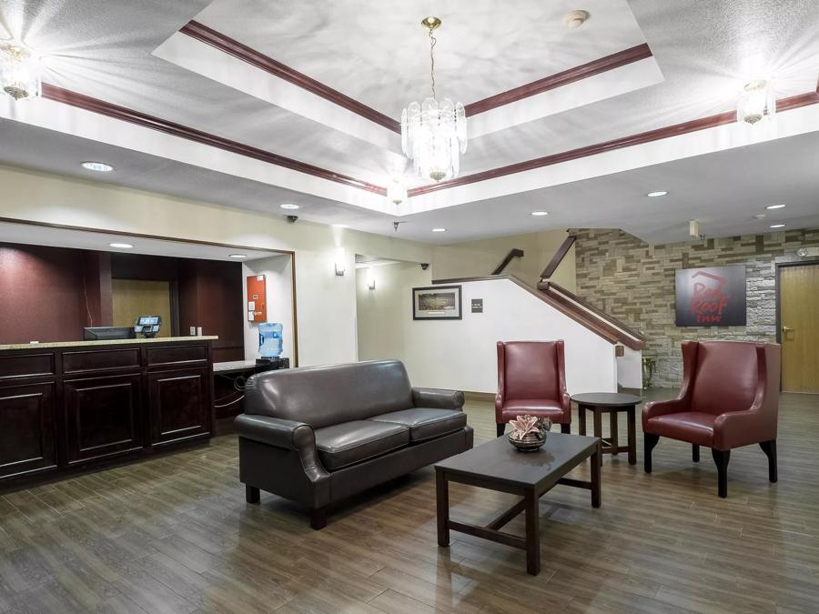 Red Roof Inn Columbus - Hebron Front Desk and Lobby Area Image