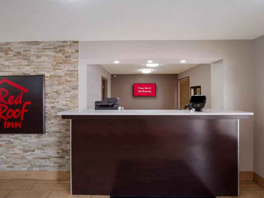 Red Roof Inn Columbia, SC Front Desk Image