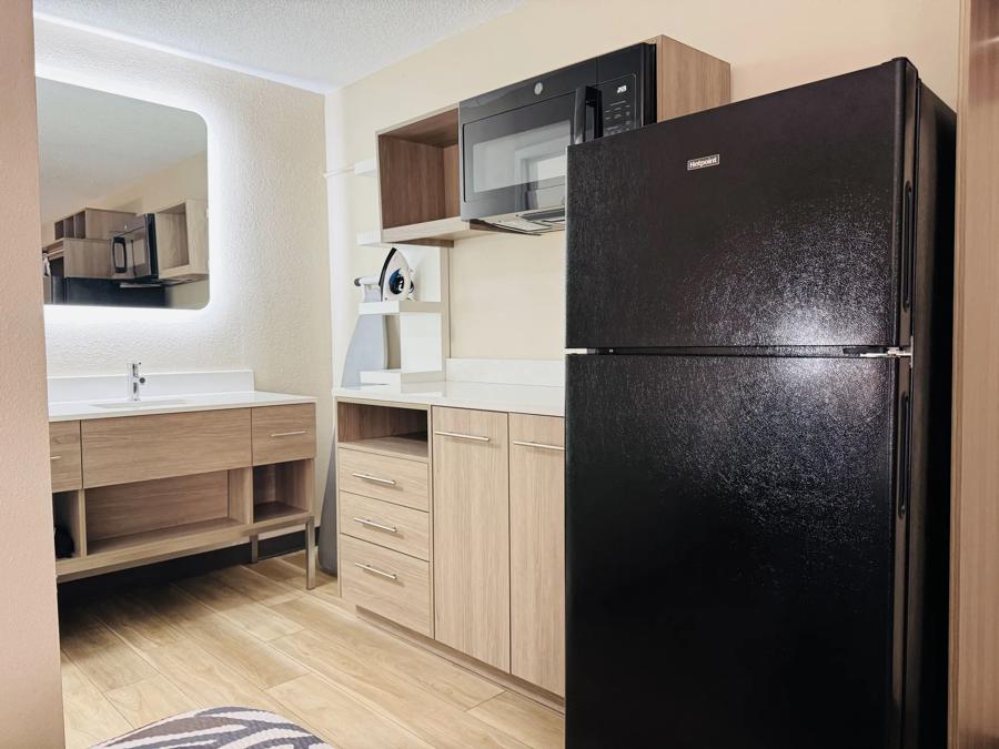 Red Roof Inn Perryville Kitchenette Image