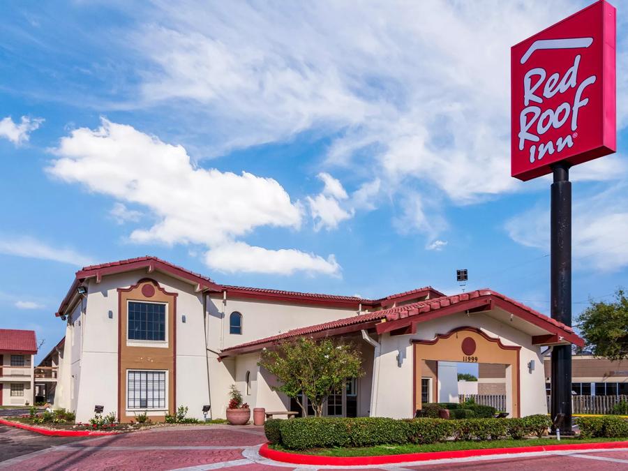 Red Roof Inn Houston East - I-10 Exterior Image