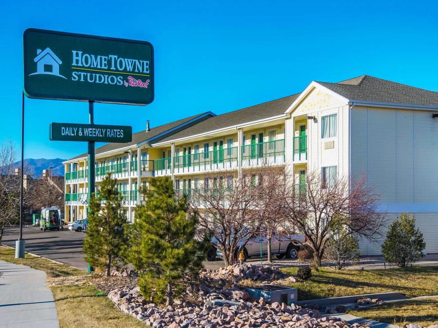 HomeTowne Studios Colorado Springs - Airport Property Exterior Image