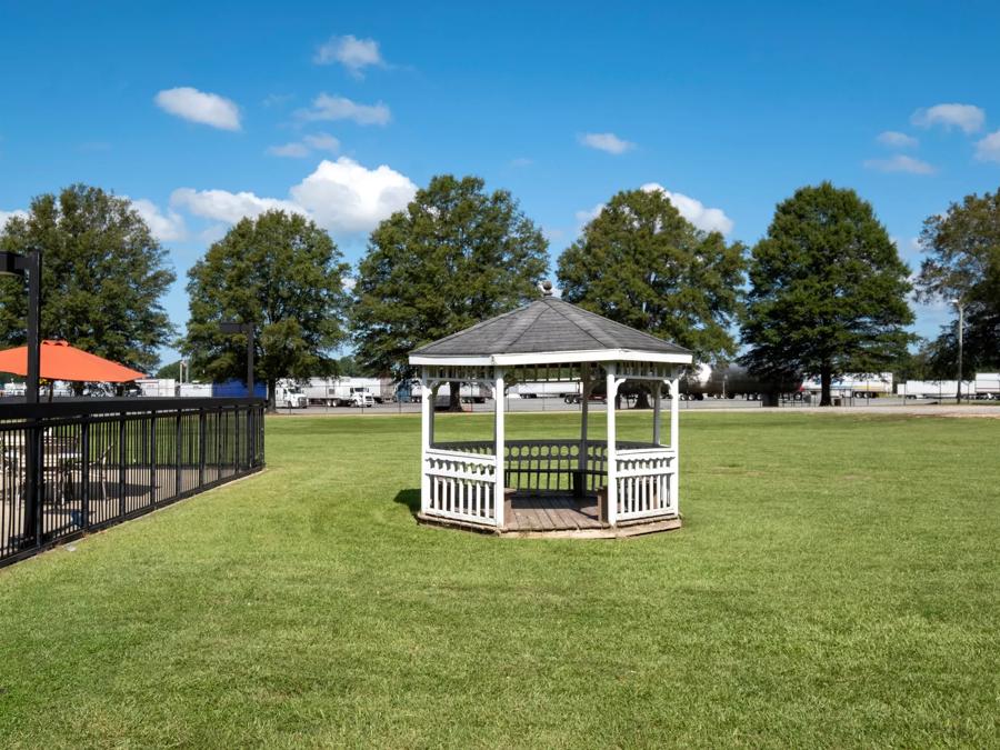 Red Roof Inn Kenly – I-95 outdoor Area Image