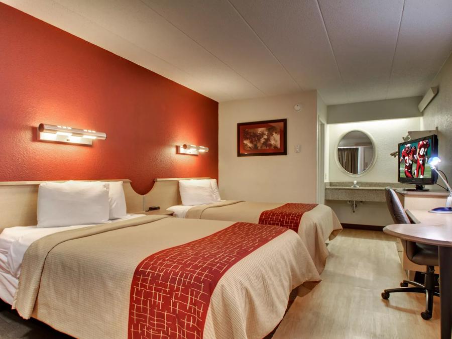 Red Roof Inn St Louis - Westport/ Maryland Heights Deluxe 2 Full Image
