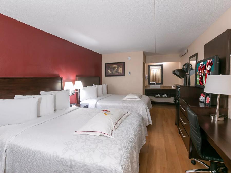 Red Roof PLUS+ Washington DC - Manassas Premium 2 Full Beds Smoke Free Image