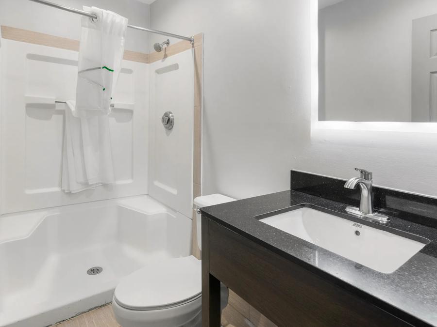HTS1530_Bathroom 1 PRO Approved 7-23-25 Image