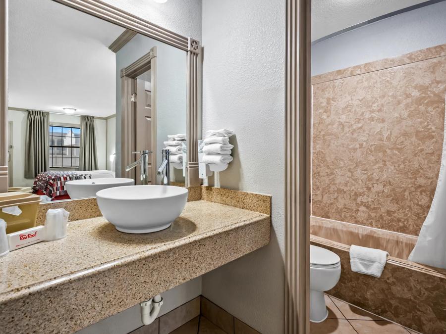 RRI1333_Bathroom 1 PRO Approved 12-31-25 image