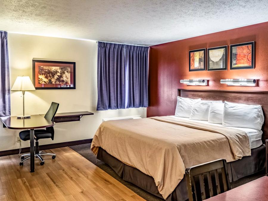 Red Roof Inn Columbus - Taylorsville Single King Room Image