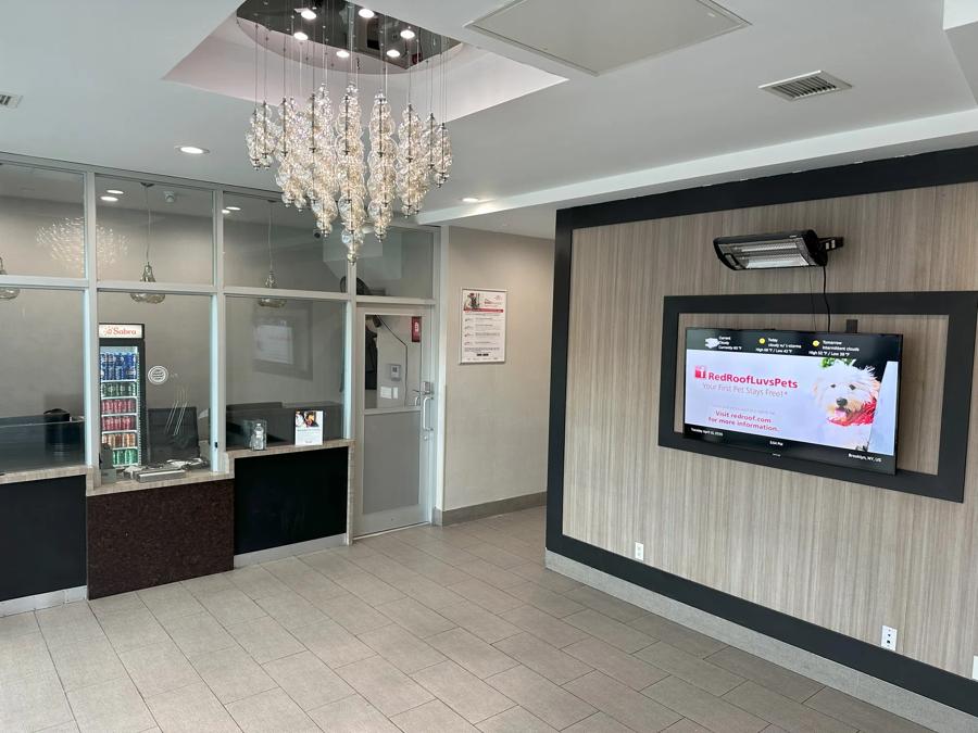 Red Roof PLUS+ Brooklyn - Flatbush Ave Lobby