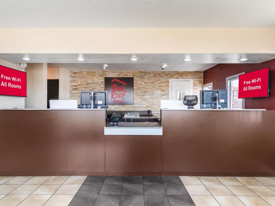 Red Roof Phoenix - Midtown Front Desk