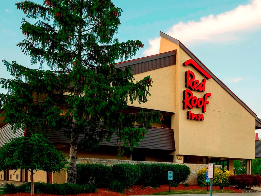 Red Roof Inn Edison Exterior