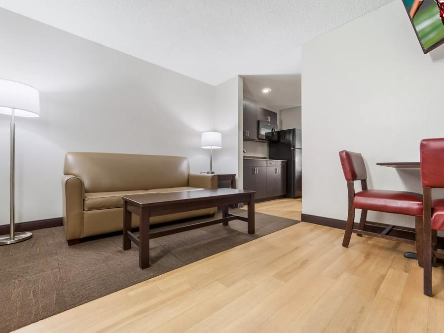 Red Roof Inn & Suites Council Bluffs Amenities Image