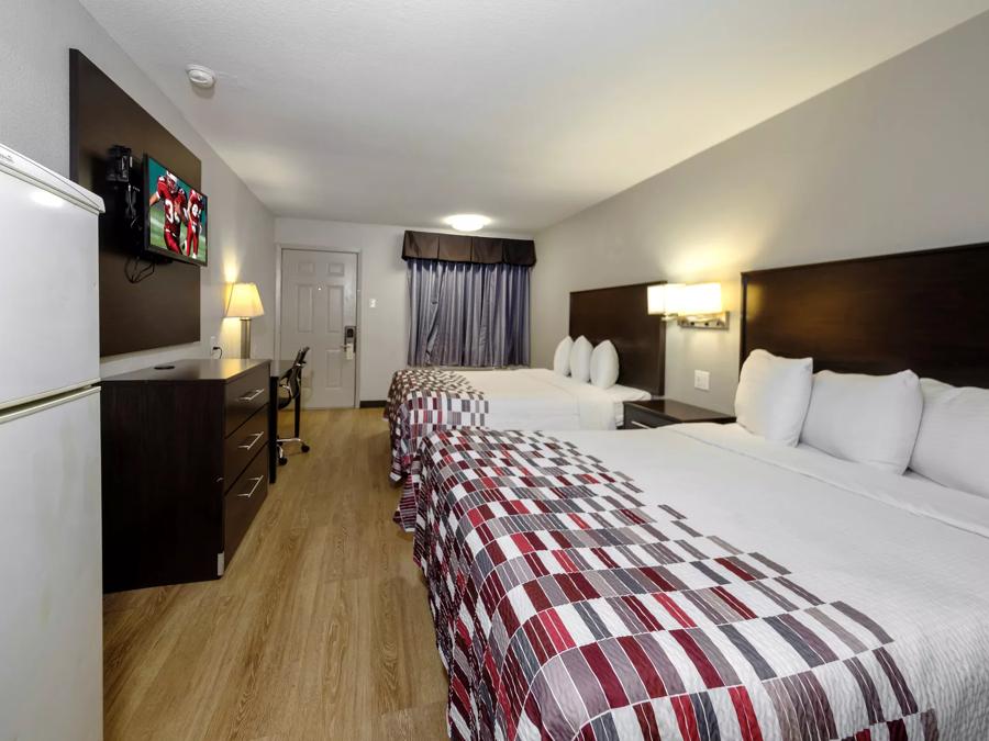 Red Roof Inn Arlington - Entertainment District Deluxe 2 Queen Beds Non-Smoking Image