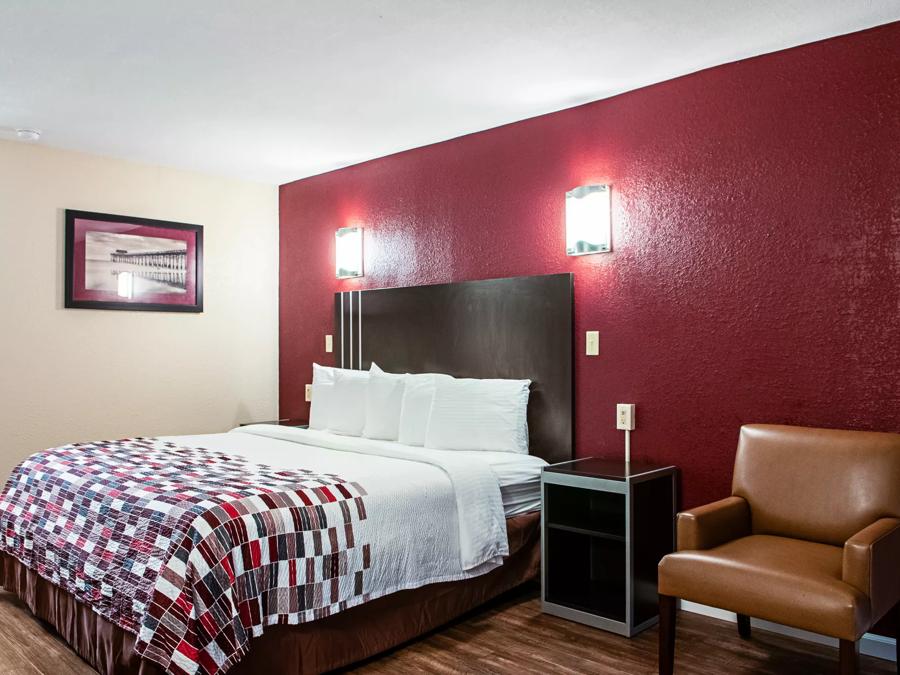 Red Roof Inn Slidell Single Room Image