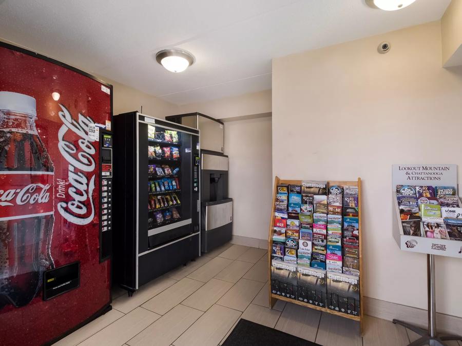 Red Roof Inn Chattanooga - Hamilton Place Vending Image