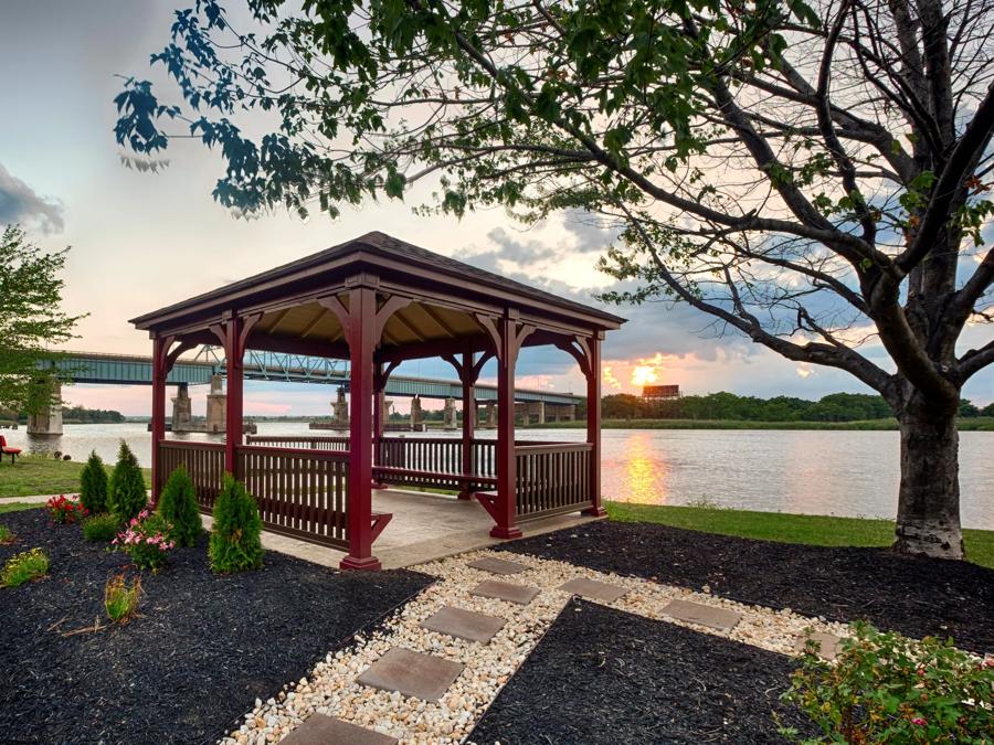Red Roof PLUS+ Secaucus - Meadowlands - NYC Outdoor Gazebo Image