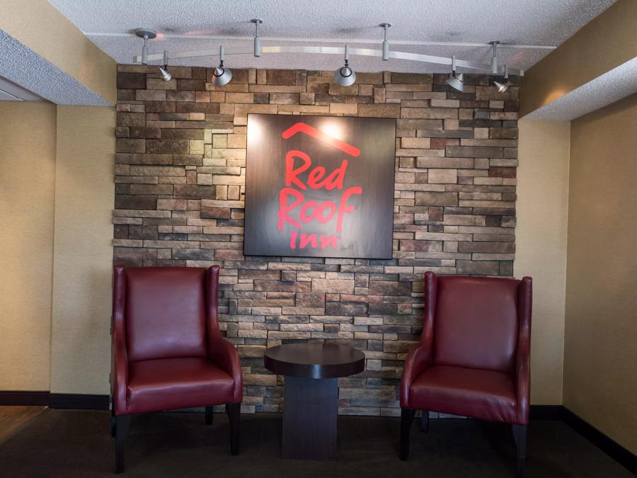 Red Roof Inn West Monroe Front Desk and Lobby Image