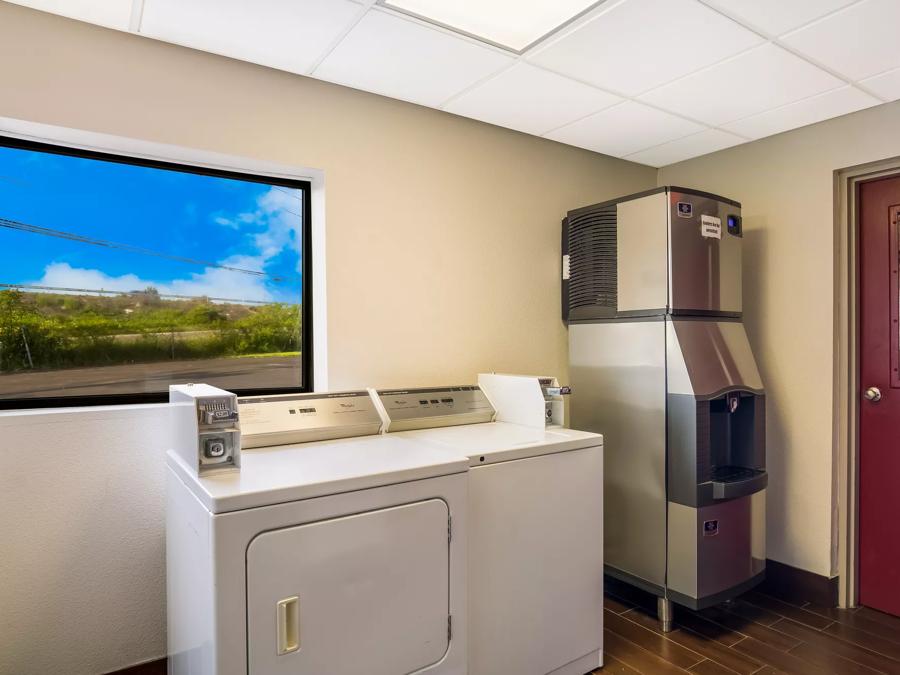 Red Roof Inn Allentown South laundry Image