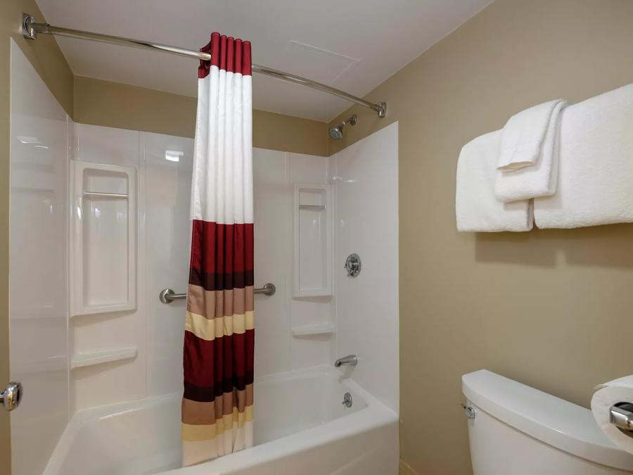 Suite 2 Queen Beds Smoke Free Bathroom Image