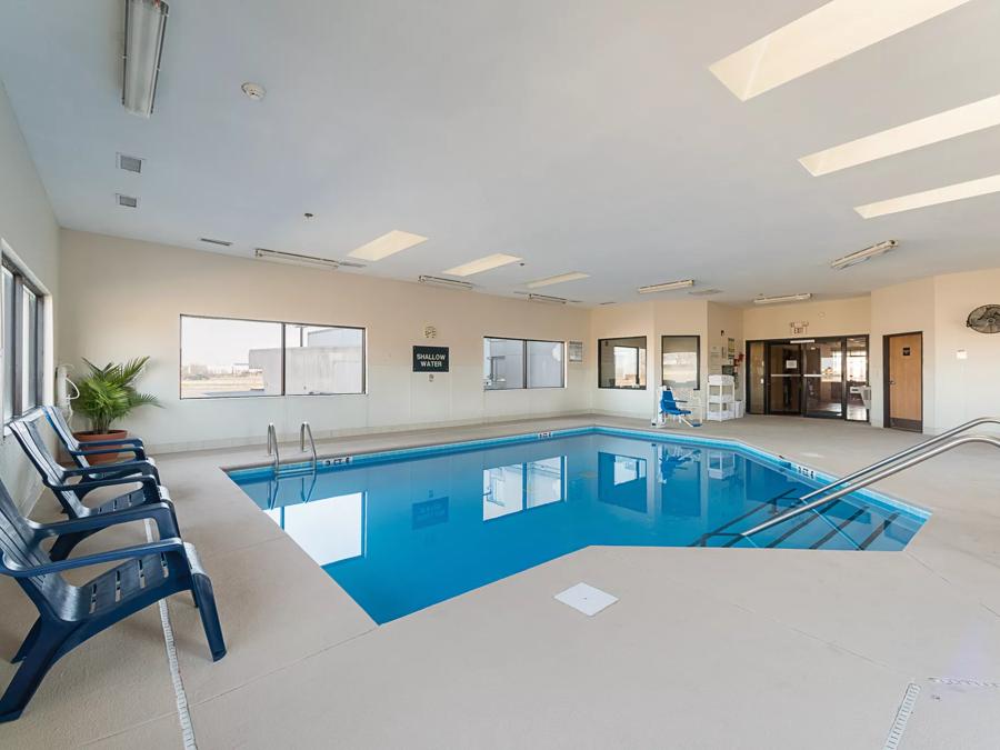 Red Roof Inn St Louis - Troy, IL Indoor Swimming Pool Image