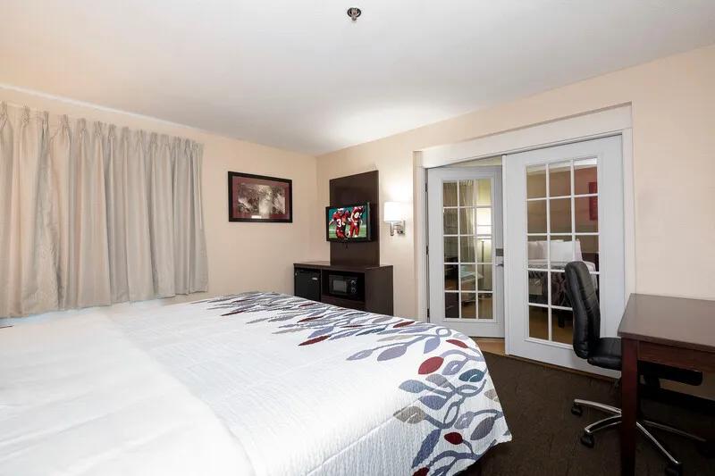 Suite King Smoke Free Room Image