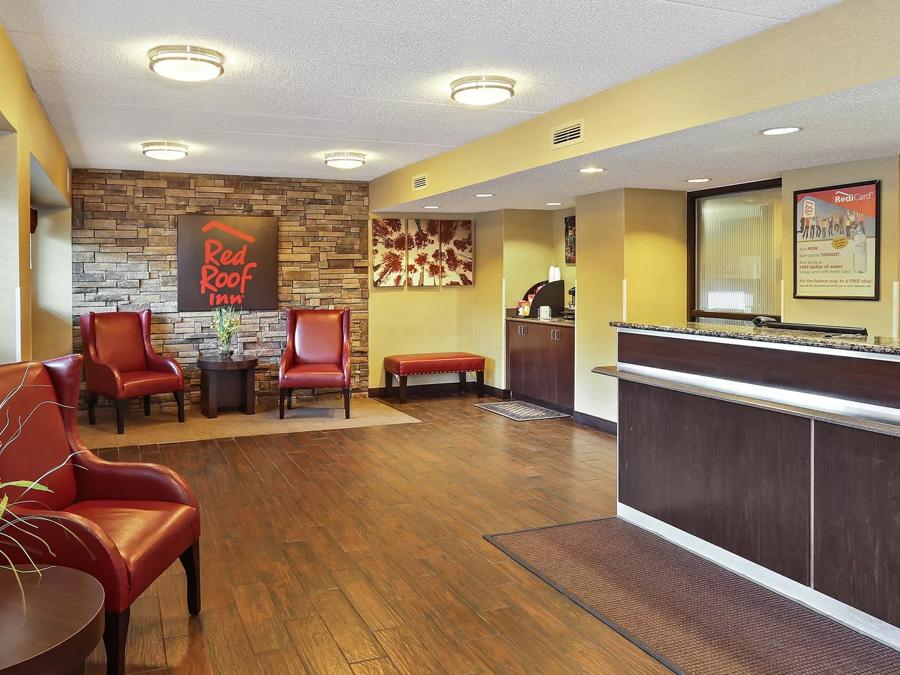 Red Roof Inn Washington DC - Columbia/Fort Meade Front Desk