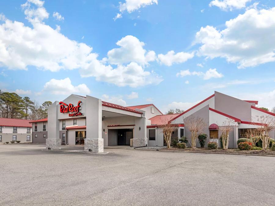 Red Roof Inn & Suites Newport News Property Image