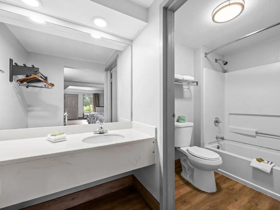 RRI713_Bathroom 4 PRO Approved 7-22-26-jpg Image
