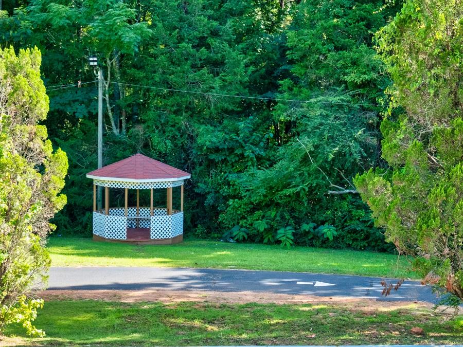 Red Roof Inn West Point Outdoor  Gazebo Image