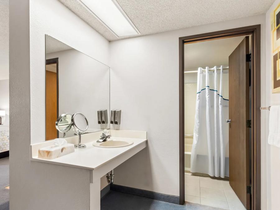 HTS1491_Bathroom 1 PRO Approved 7-22-25 Image