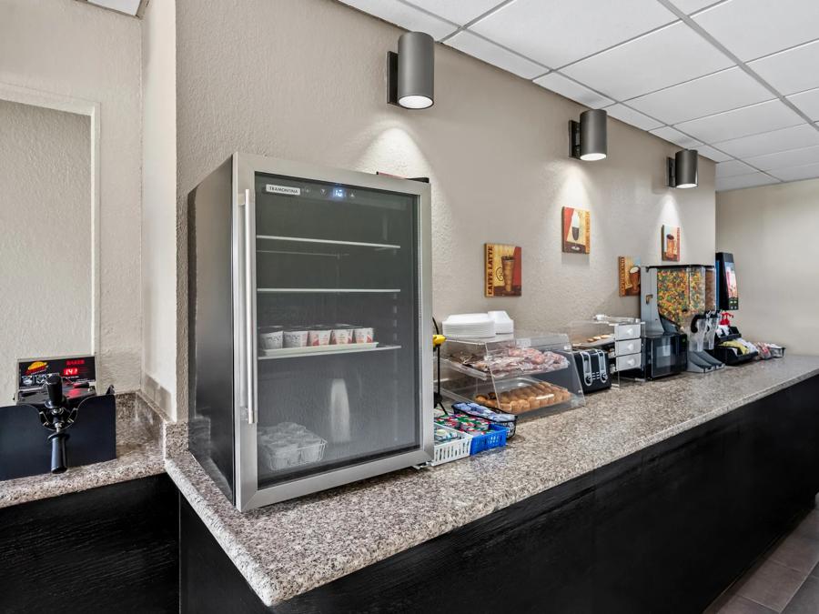 RRI736_ Breakfast Area 3 PRO Approved 9-11-25 Image