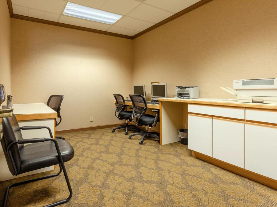 Red Roof Inn & Suites DeKalb Business Center Image