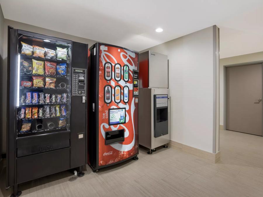 Red Roof Inn Sulphur Vending Image