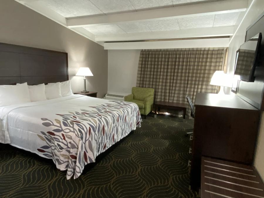 Red Roof Inn Gastonia Superior King Bed Non-Smoking Image