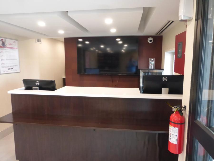 Red Roof Inn Bourbonnais Front Desk Image